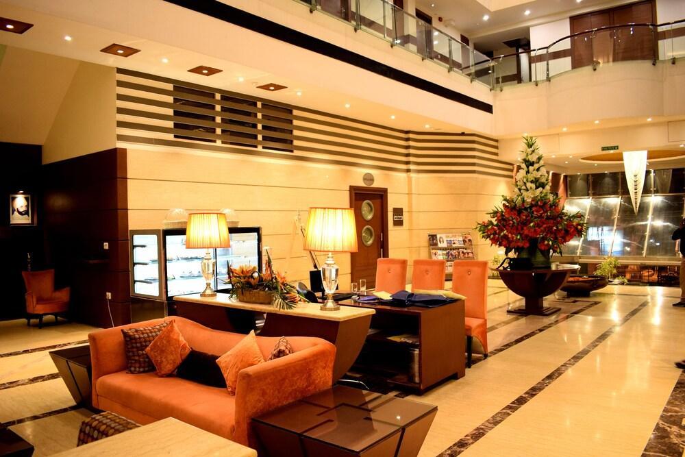 Hotel Royal Cliff Kanpur Exterior photo