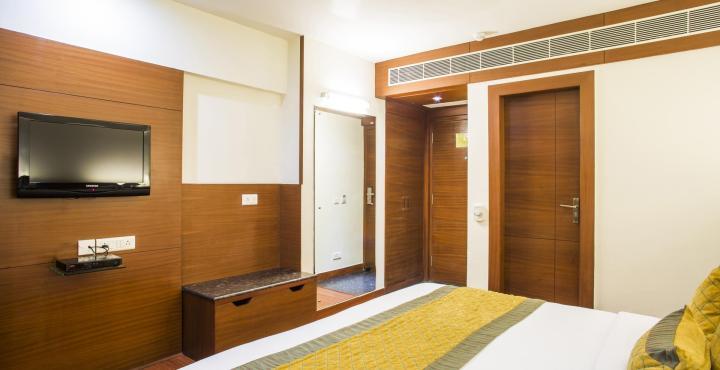 Hotel Royal Cliff Kanpur Exterior photo
