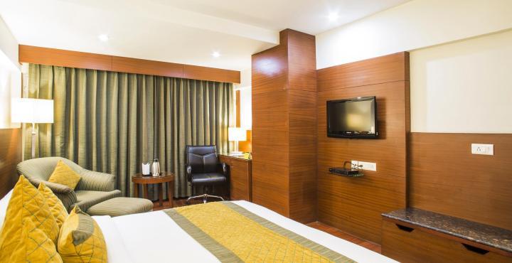 Hotel Royal Cliff Kanpur Exterior photo