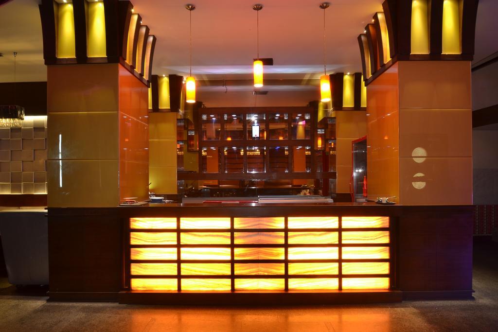 Hotel Royal Cliff Kanpur Exterior photo