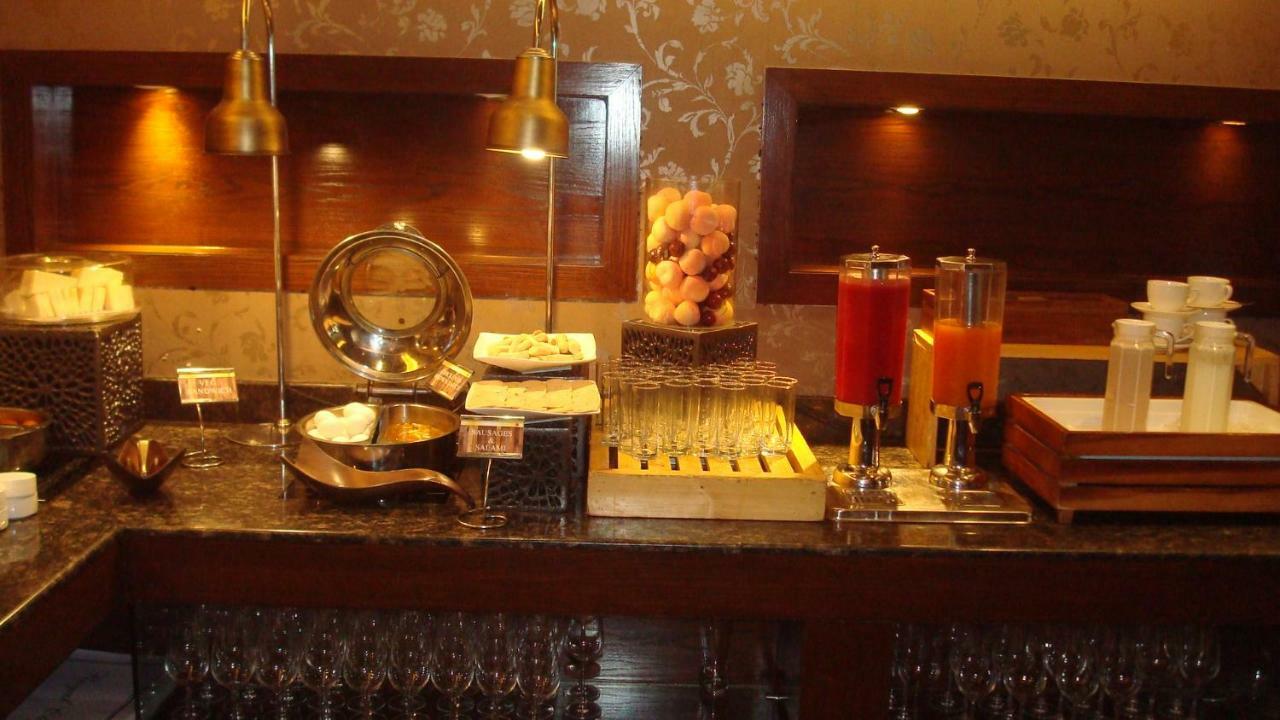 Hotel Royal Cliff Kanpur Exterior photo